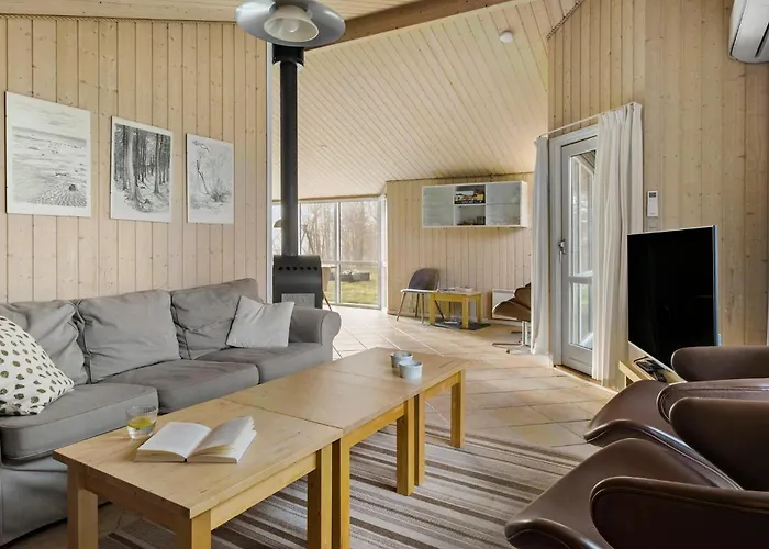 Semesterbostad Lovely In With Sauna